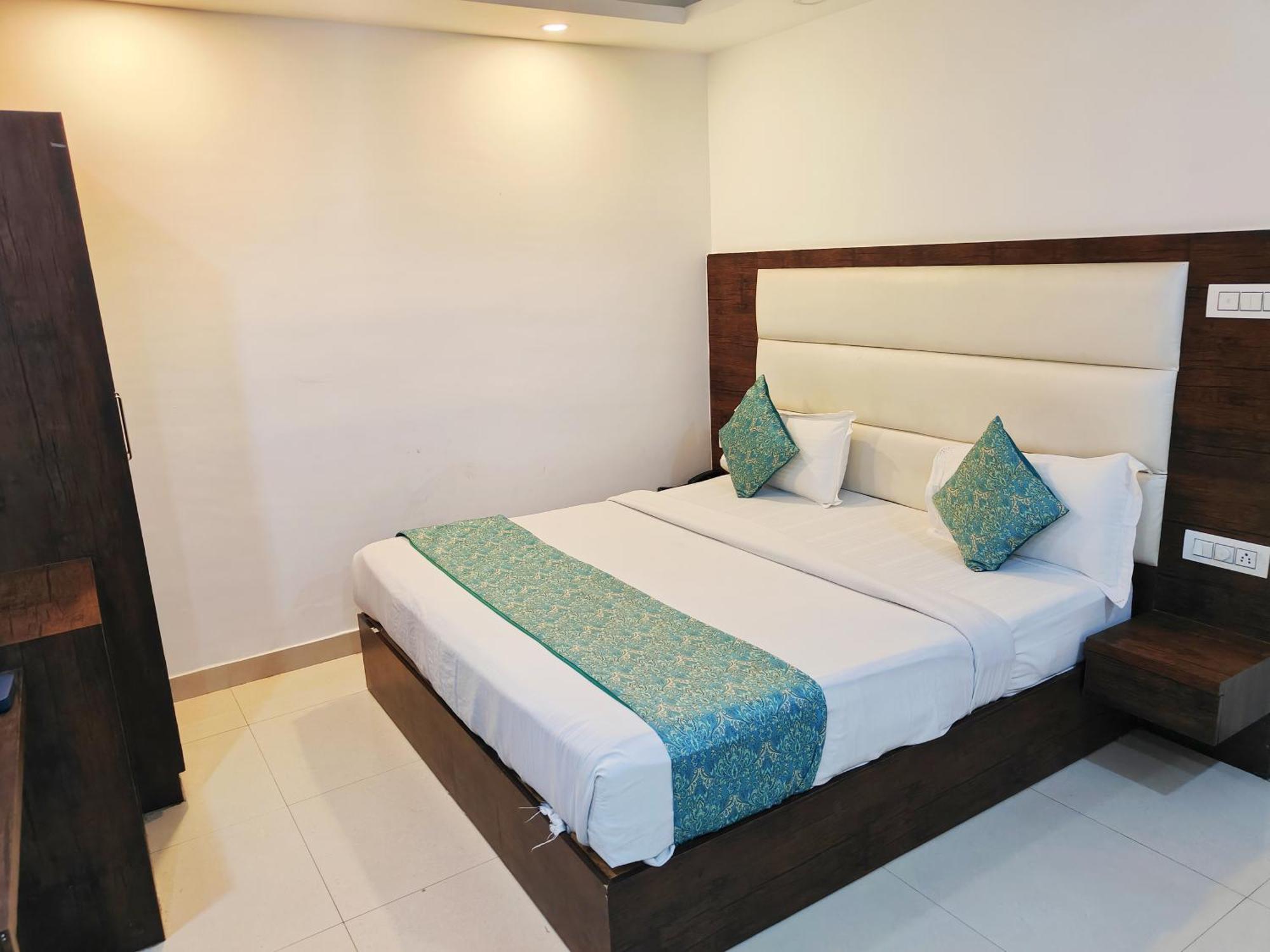 Maison d'hôtes Mount Near Igi Airport Delhi 4*